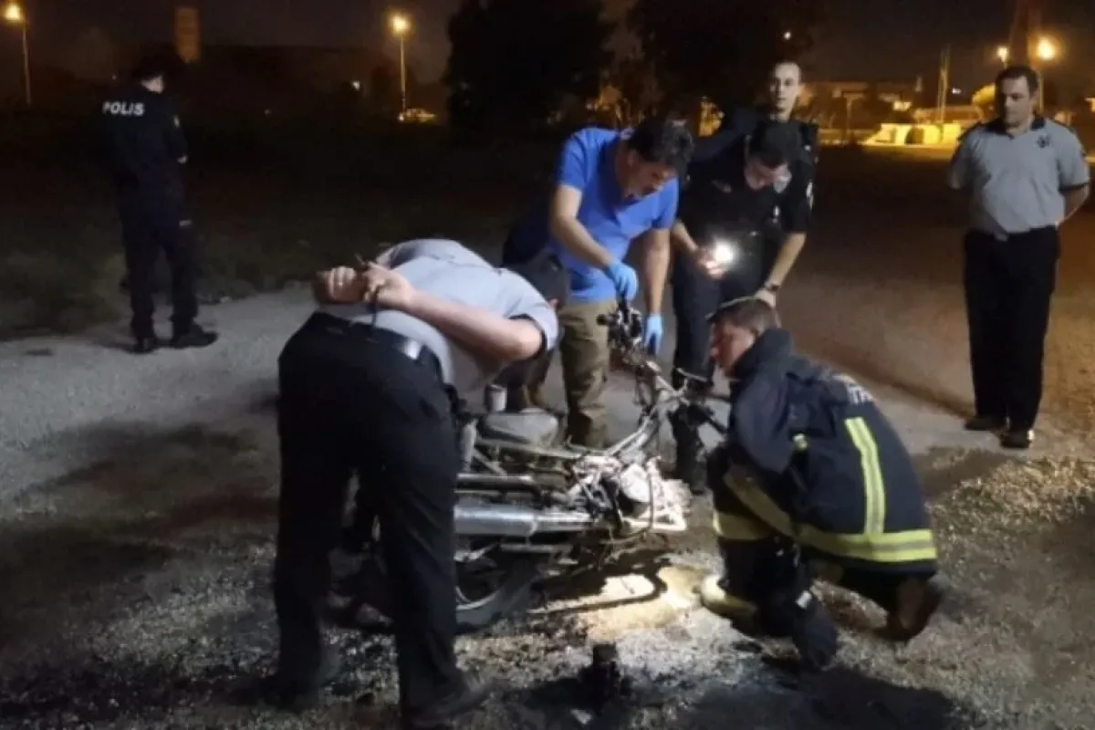 İnegölde motosikleti ateşe verdiler