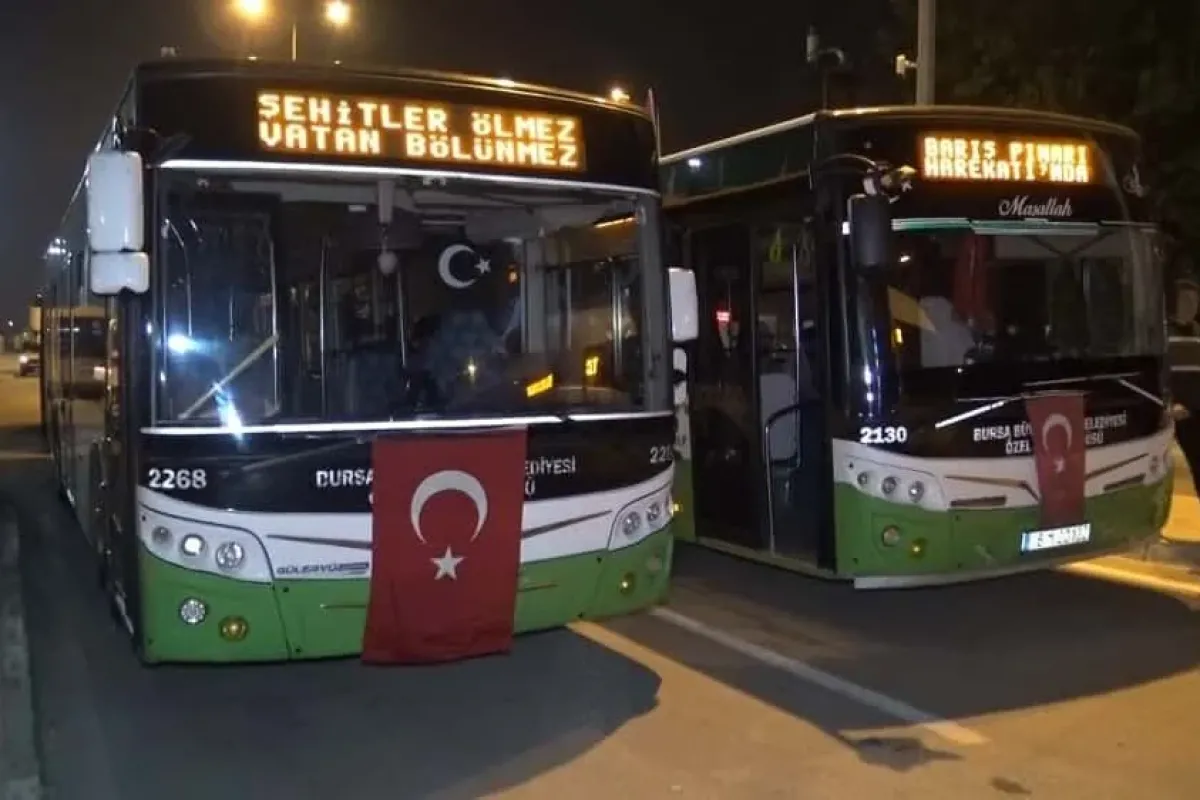 Özel Halk Otobüsleri Barış Pınarı için kornaya bastı