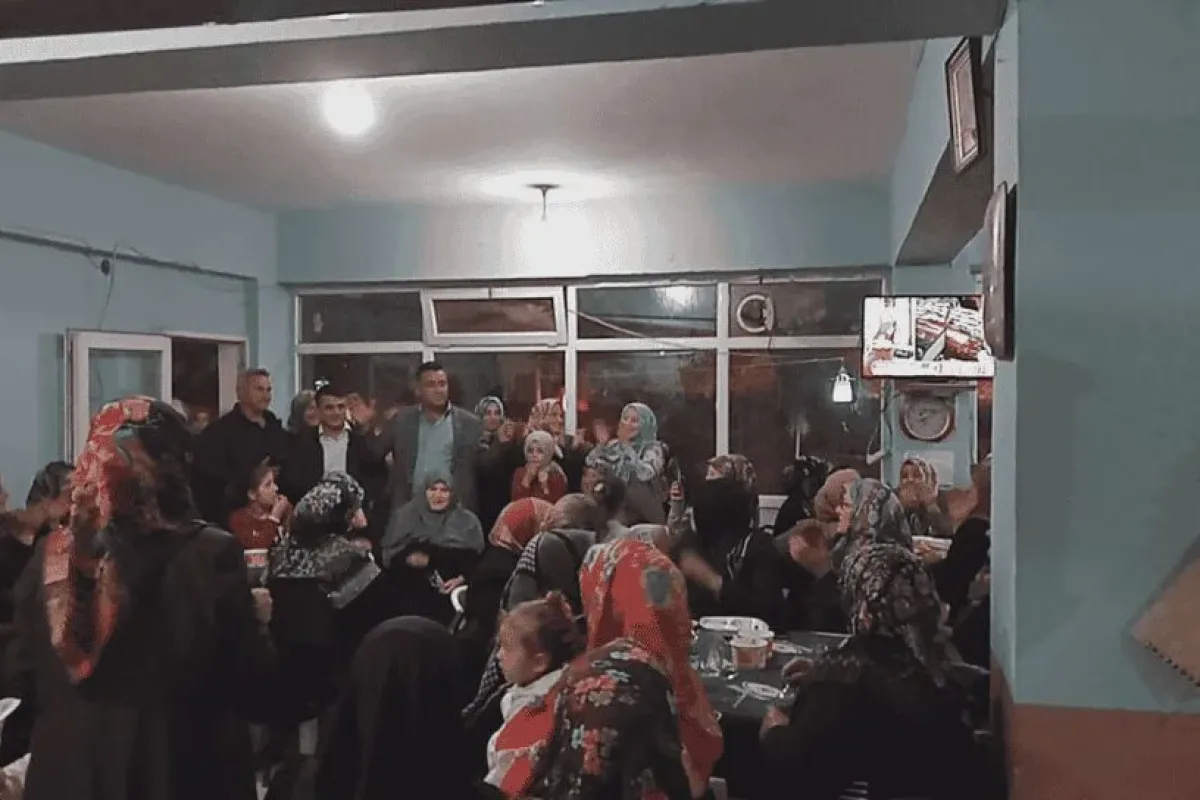 Erkekler evde oturdu konak kadınlara kaldı