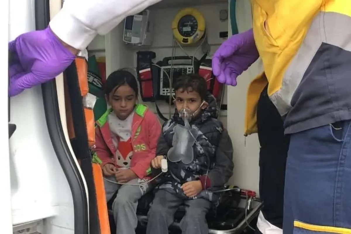 Yüzme havuzunda büyük panik...Onlarca çocuk hastanelik oldu
