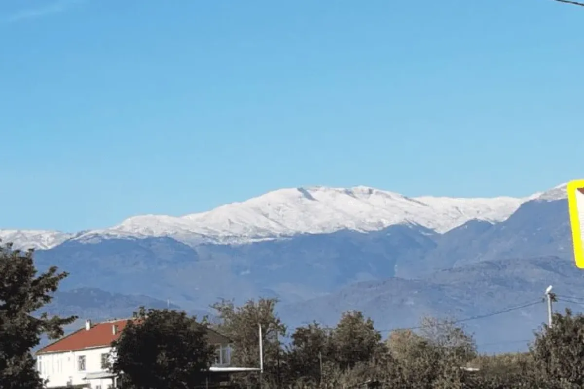 Uludağa mevsimin ilk karı yağdı