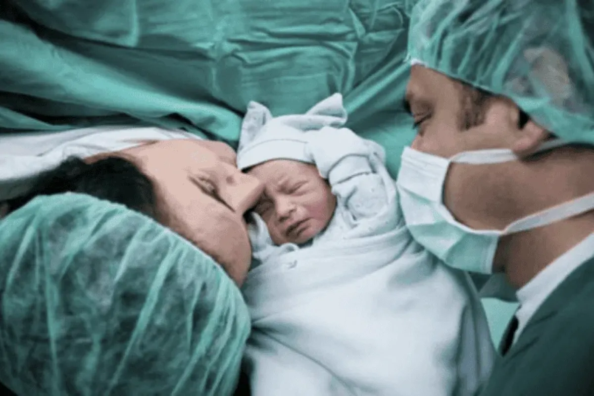 Doğumda eşinin yanında olmayan yandı