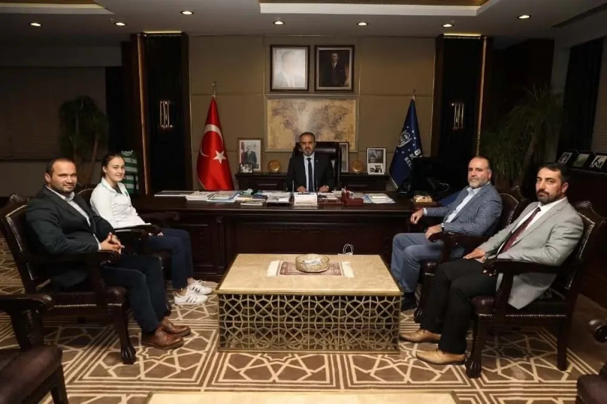 Masa tenisinin kraliçesi Büyükşehirde