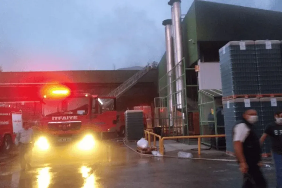 Bursada fabrika yangını korkuttu