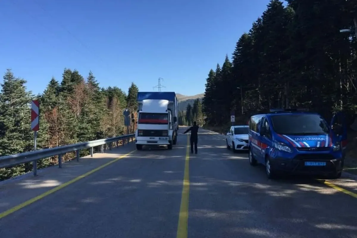 Uludağa kar yağdı, sezonun ilk kar kazasında 4 kişi yaralandı