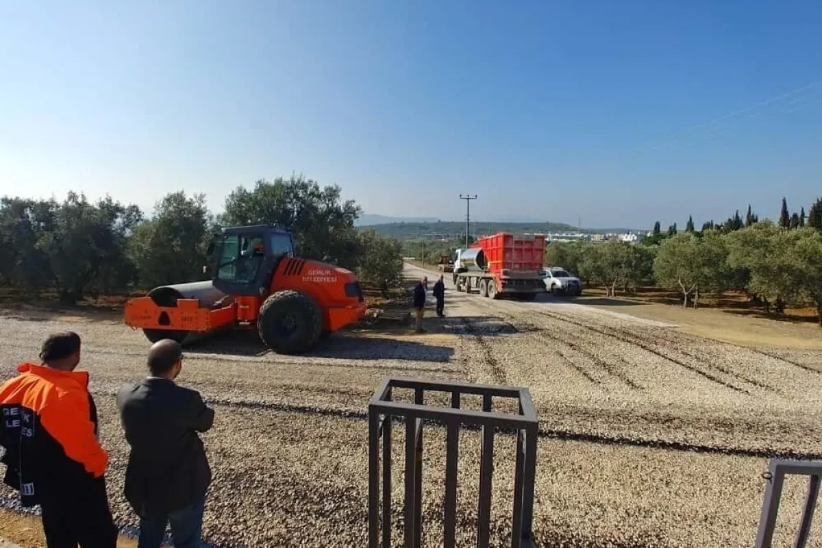 Umurbey yollarına Gemlik Belediyesi imzası
