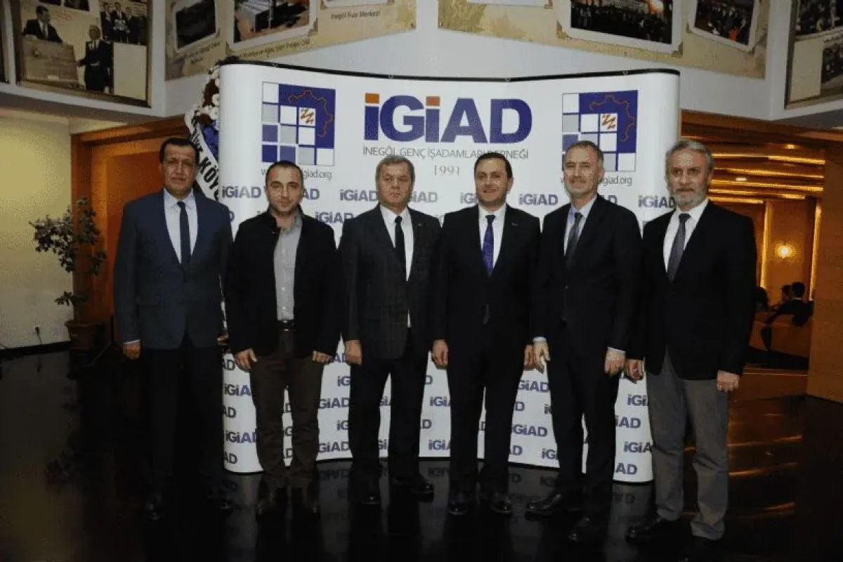 İkisi de adaydı, şimdi ikisi de başkan