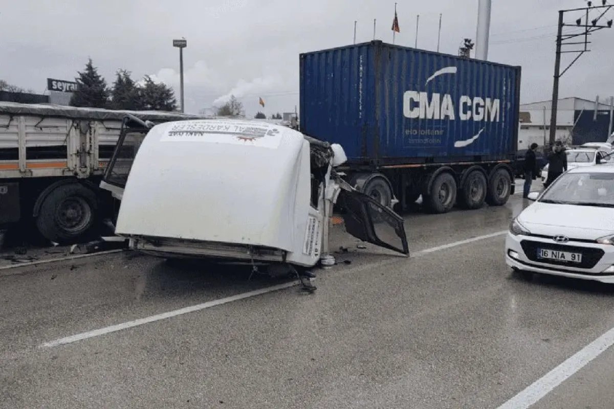 Bursa yolunda feci kaza yol kapandı