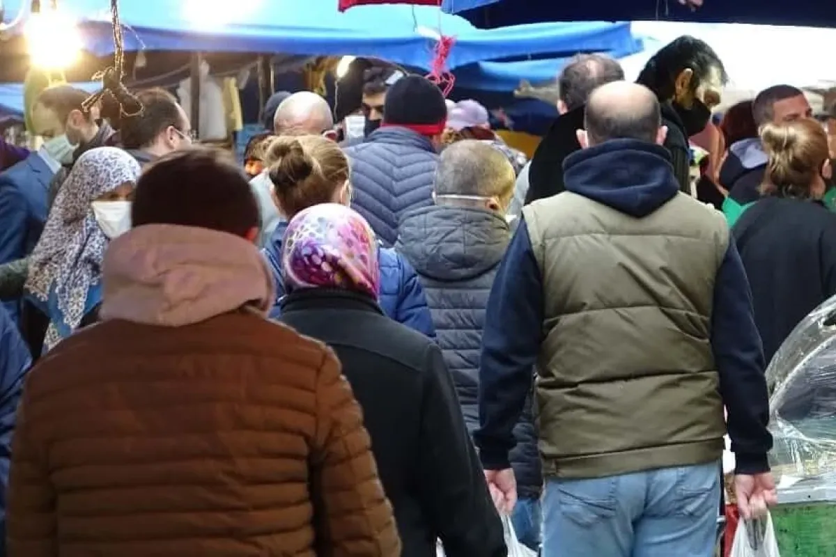 Pazarda son saatler yoğunluğu