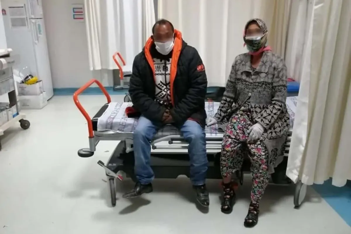 Ev karantinasından kaçan aile jandarmaya yakalandı