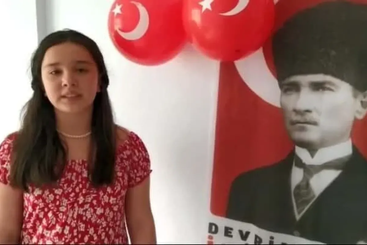 Çocuklar evlerinde 23 Nisan coşkusunu yaşadı