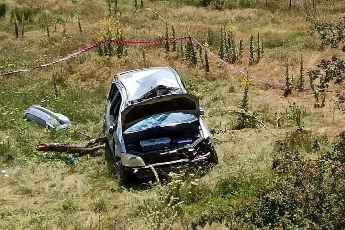 Şarampole yuvarlanan araç sürücüsü hayatını kaybetti