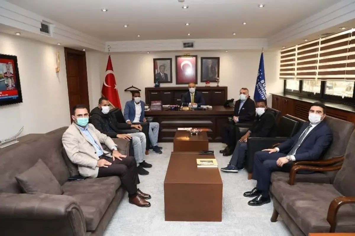 Afrikalı gençler Bursayı model alıyor
