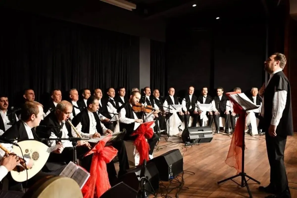 Sanatseverleri koroya bekliyorlar