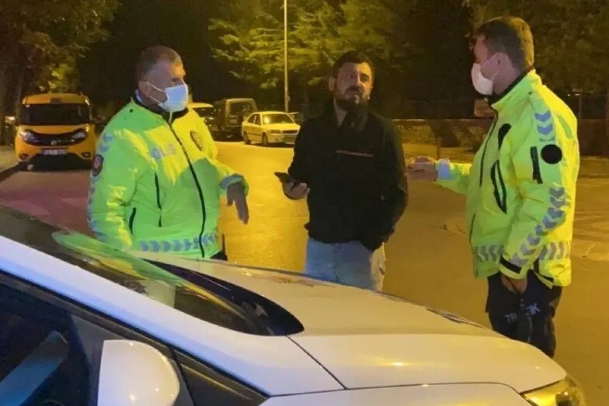 Alkollü sürücü, trafik cezası borcunu alkolmetreye ödemeye çalıştı