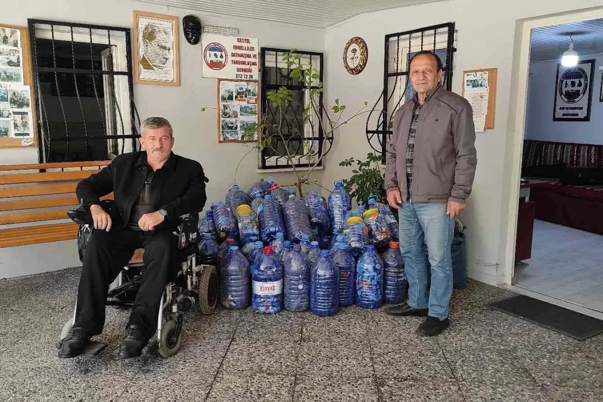 Engelliler için 100 bin mavi kapak topladı