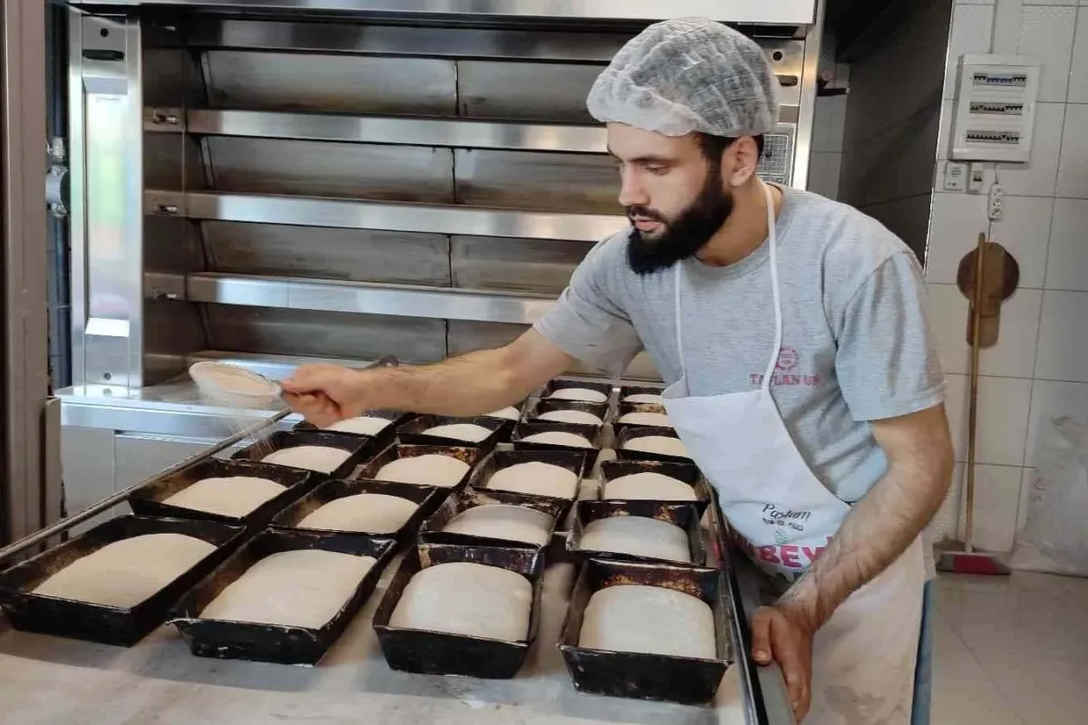 Şeker hastaları için zerdeçallı ekmek üretti, taleplere yetişemiyor