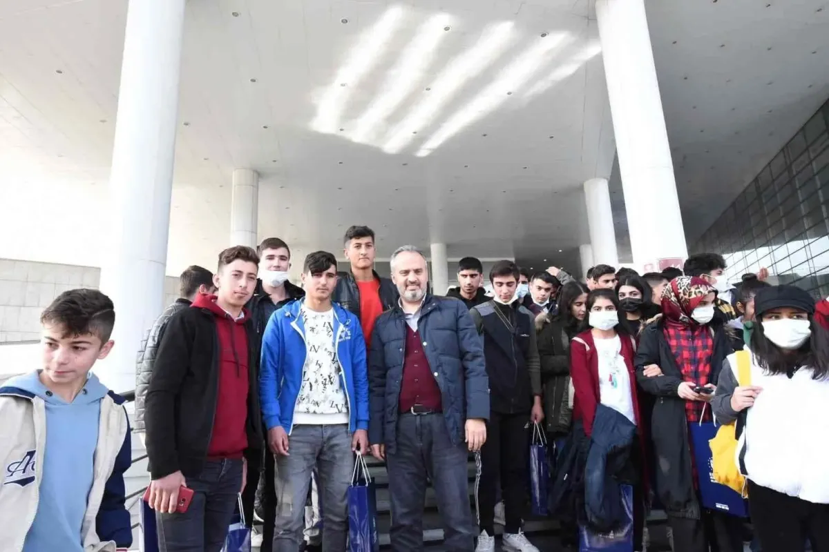Gönül köprüsü Ağrıya uzandı