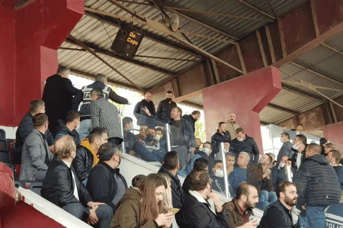 İnegölde tribünler üst üste karıştı