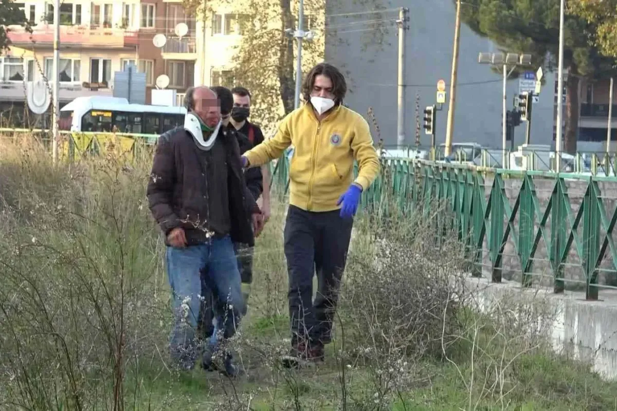 Bursada alkolü fazla kaçırdı, tahliye kuyusuna düştü