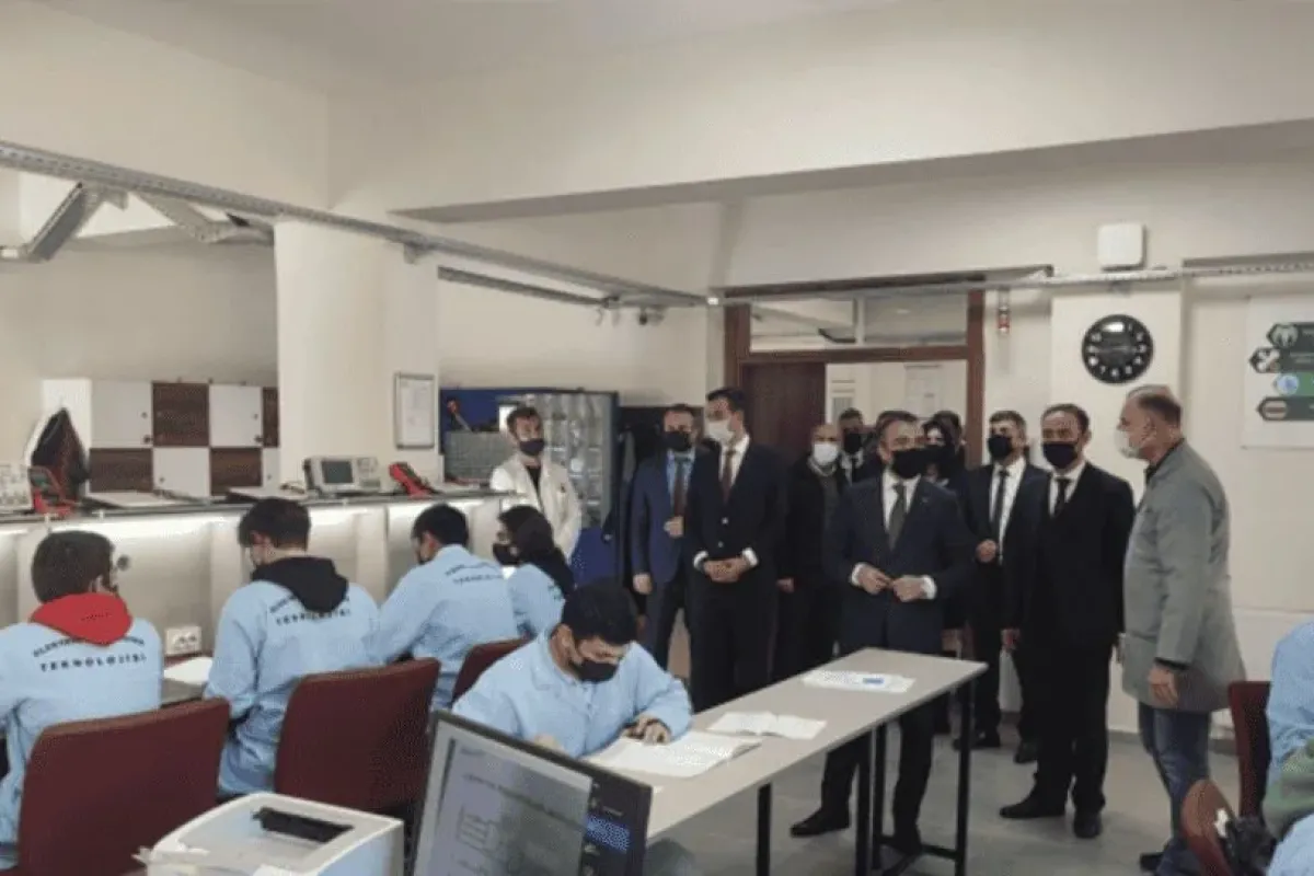 İnegöldeki okula 7 milyon tl destek