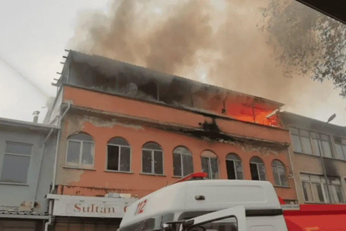İmalathane alevlere teslim oldu