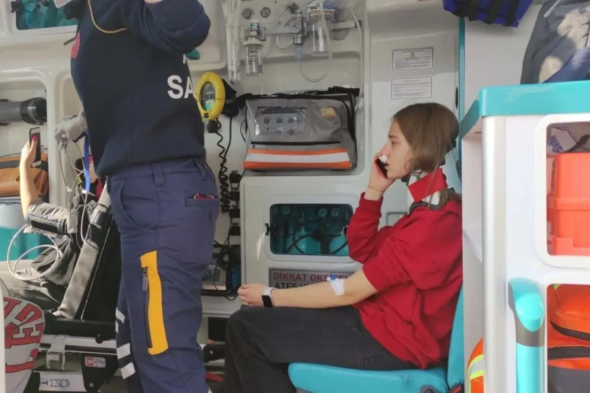 Öğrenci taşıyan otobüs kamyona çarptı: 24 yaralı
