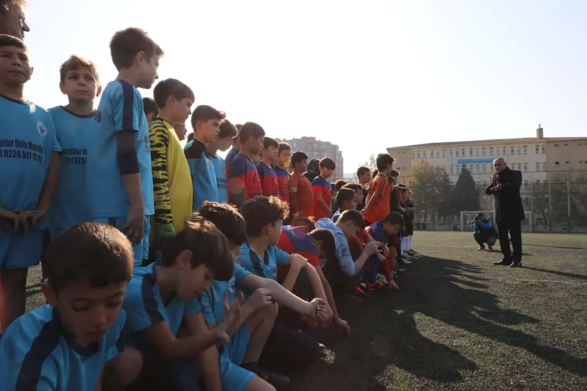 Özgür Aksoy, futbol turnuvası ile anılıyor