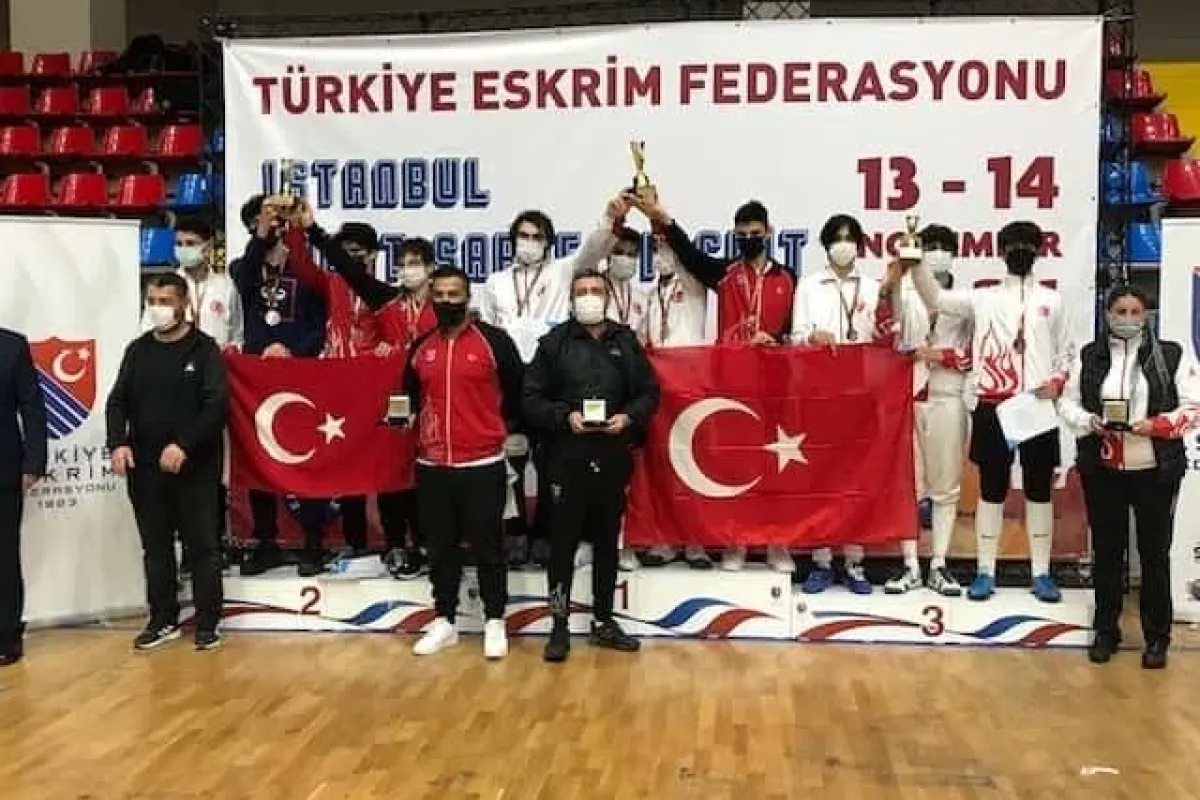 Yıldız eskrimciler fırtına gibi