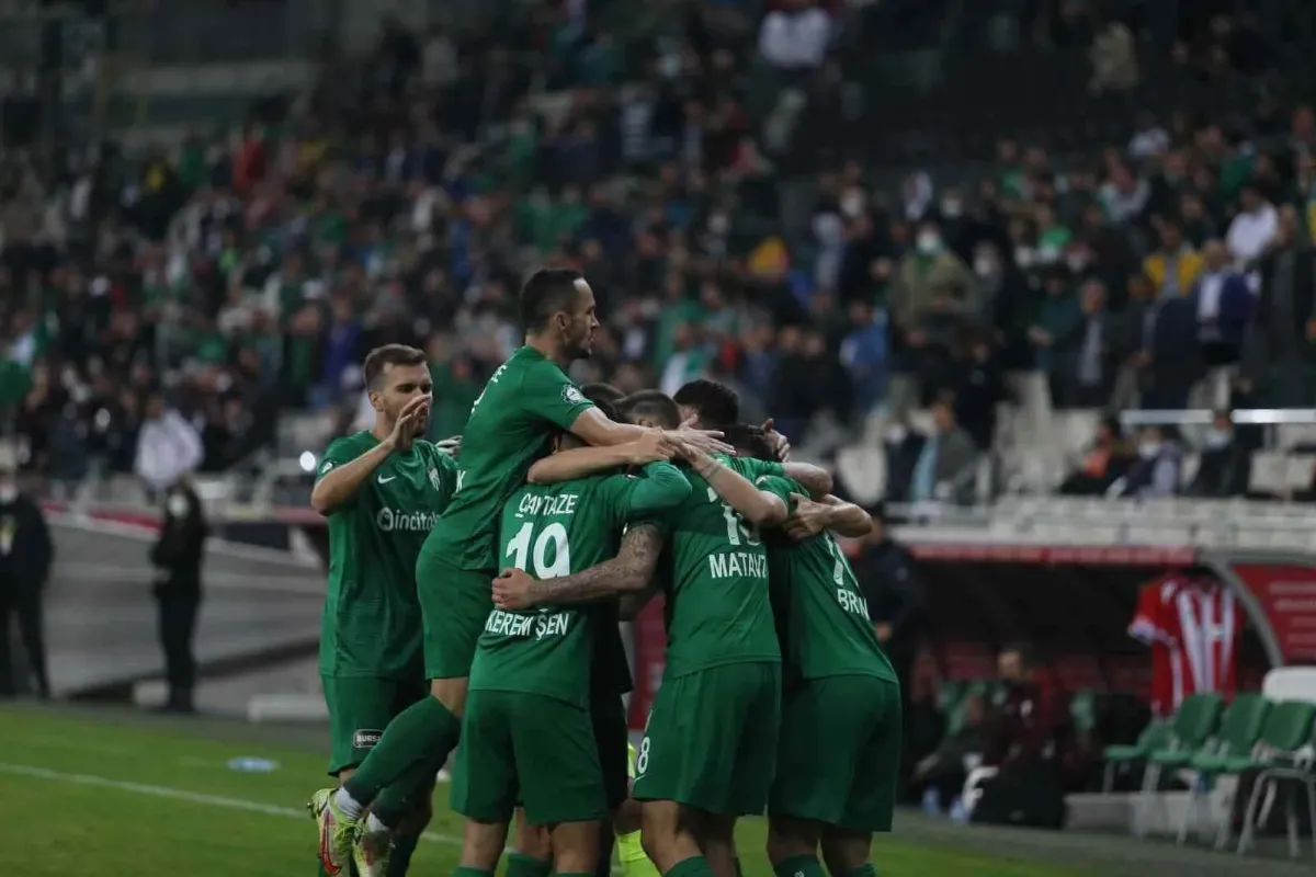 Bursaspor sahasında İstanbulsporu konuk edecek