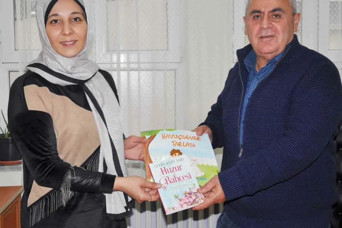 Öğretmen yazardan iki kitap