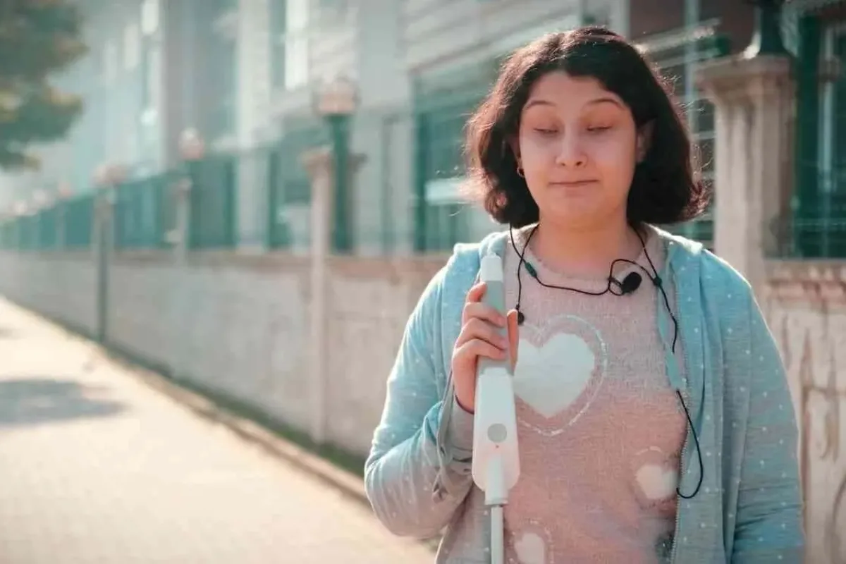 Akıllı baston ile özgürlüğe kavuştular
