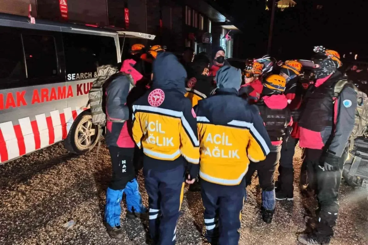 Uludağda 8 saattir mahsur kalan 3 kişinin isimleri ve mahsur kalmadan önceki görüntüleri ortaya çıktı