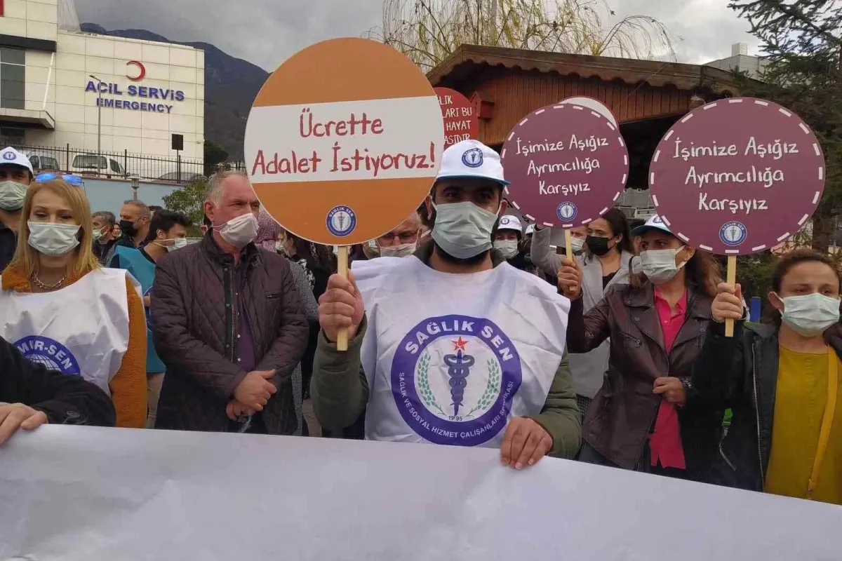 Sağlık çalışanları iş bıraktı