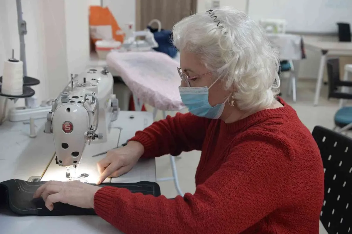 OSMEK tekstil sektörüne tasarımcılar kazandırıyor
