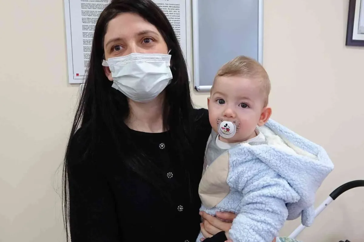 Kızı da kendisi gibi kalp hastası olan anne duygusal anlar yaşadı