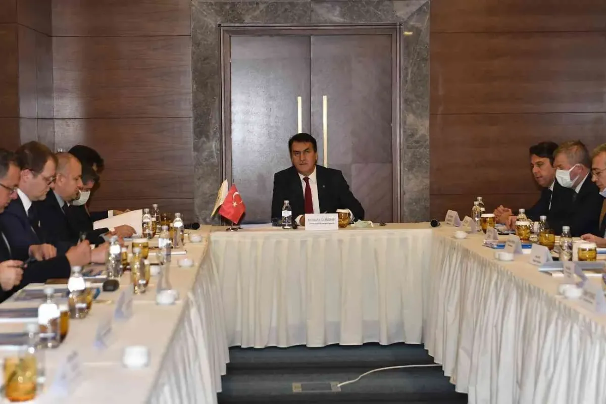 Başkan Dündar: Biz, hizmet için varız