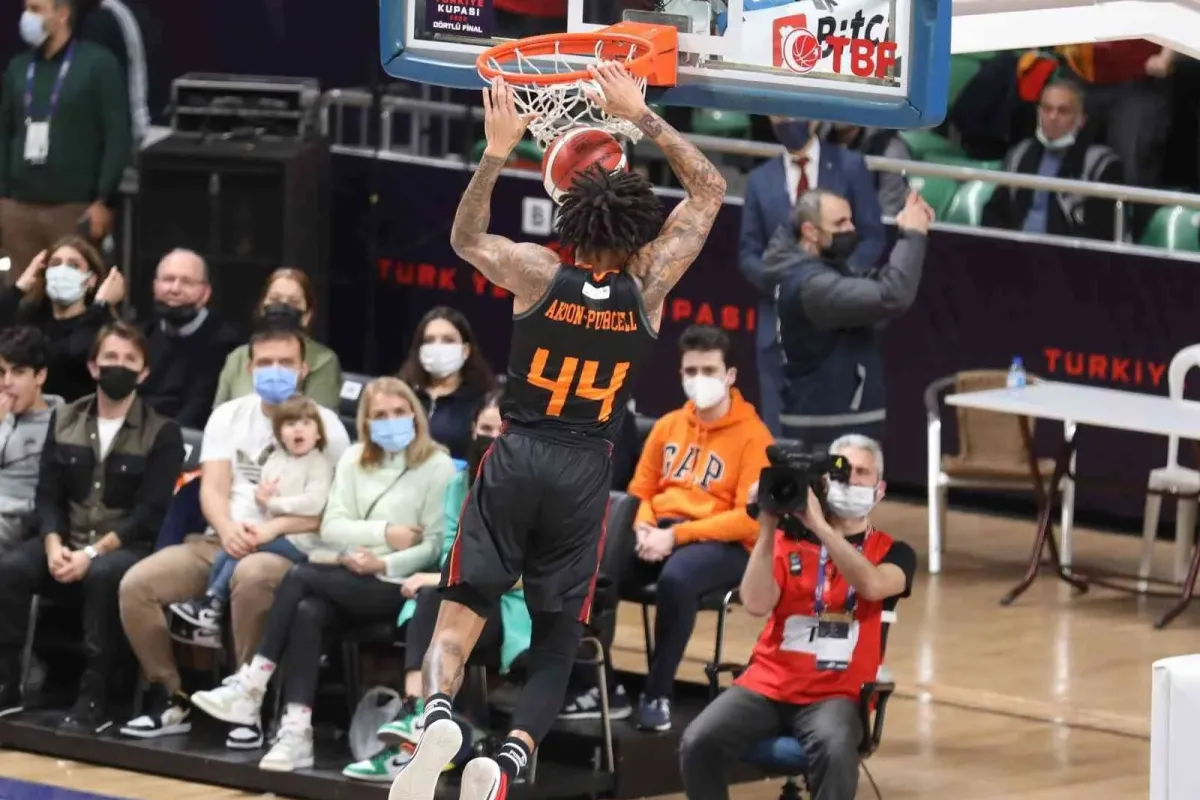 Basketbol  Bitci Türkiye Kupasının ilk finalisti Fenerbahçe Beko