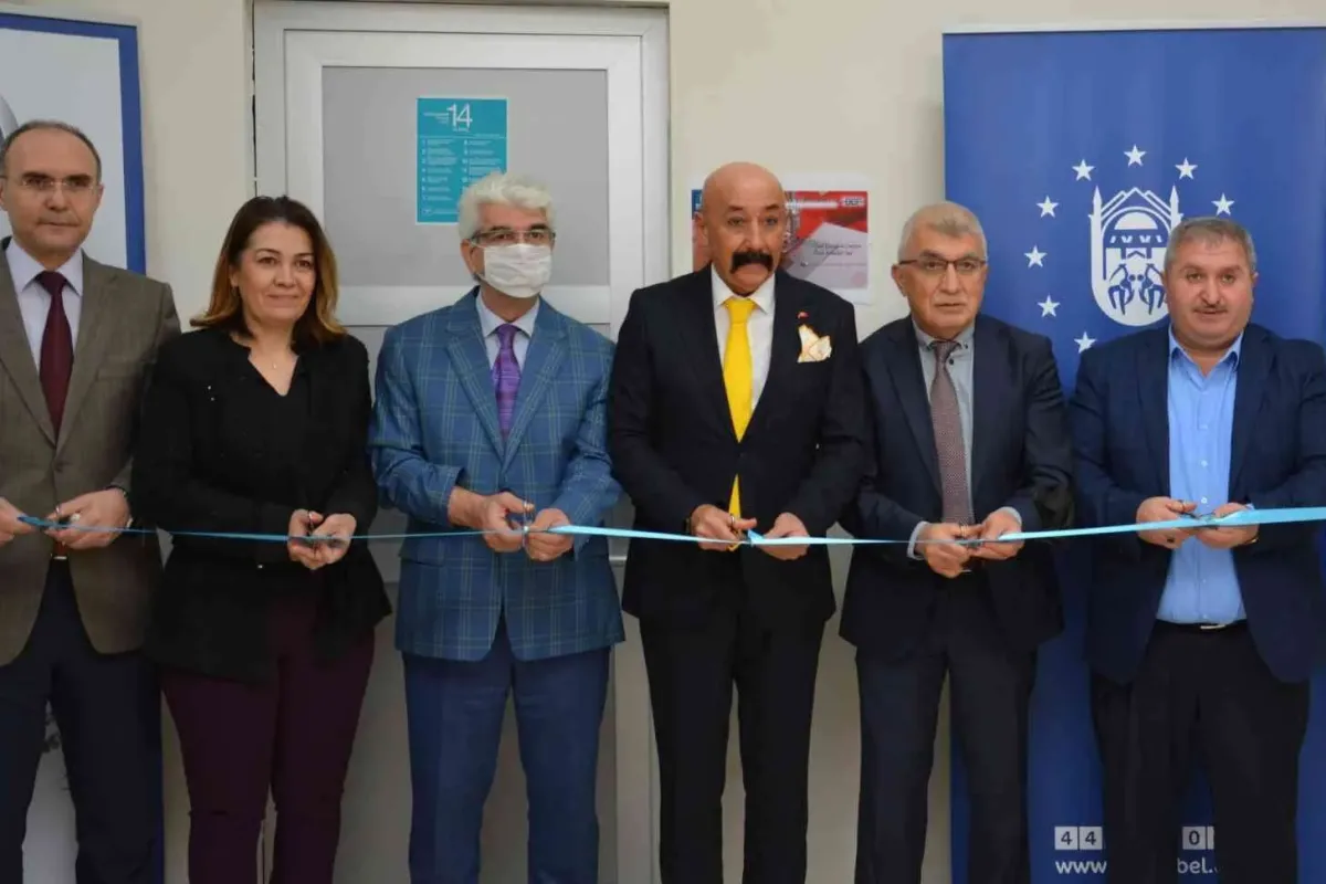 Çocuklar sınıfta, anneler iş başında