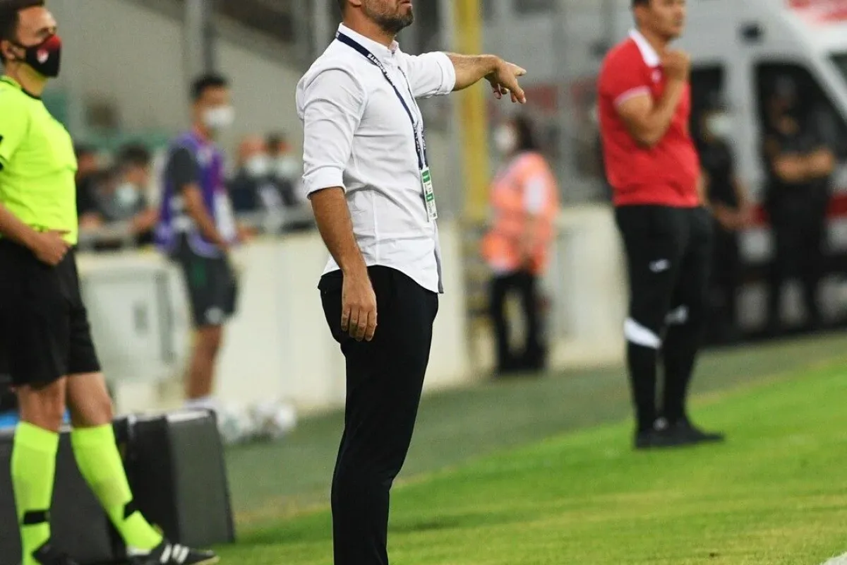 Mustafa Er resmen Bursasporda