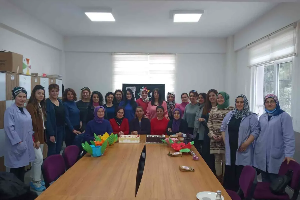 Kadın öğretmenlere sürpriz