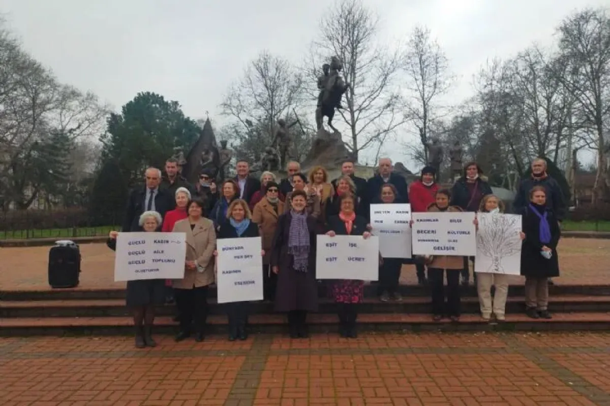 Tüm emekçi kadınlara merhaba diyoruz