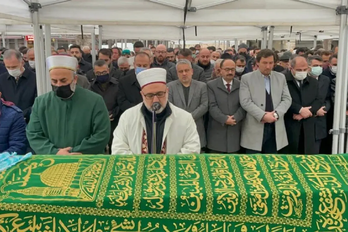 Ayhan Salman'ın annesi vefat etti