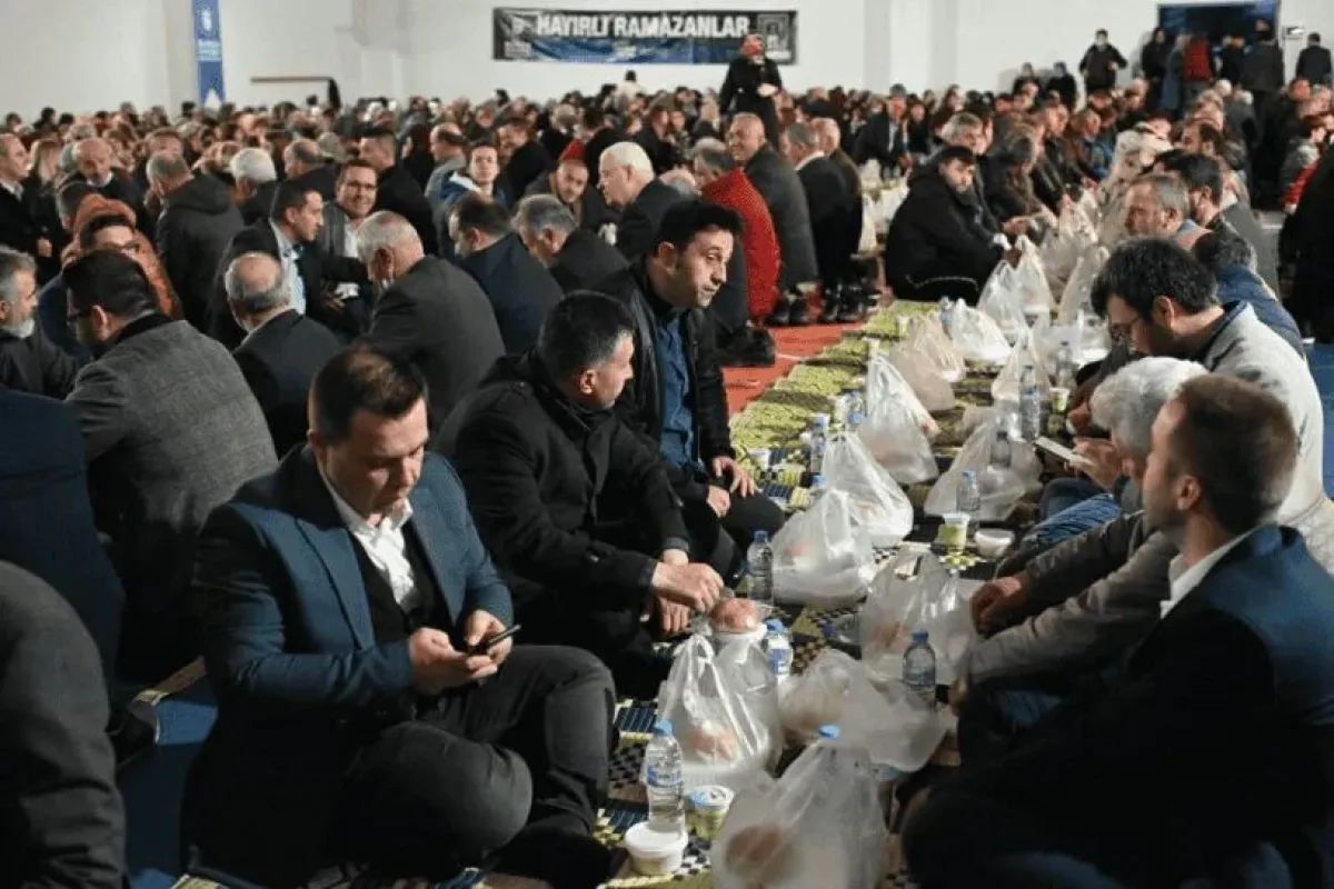 İftar sofraları Balkanlarda kuruldu