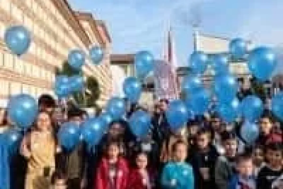 Mavi balonlar diyabet için gökyüzünde