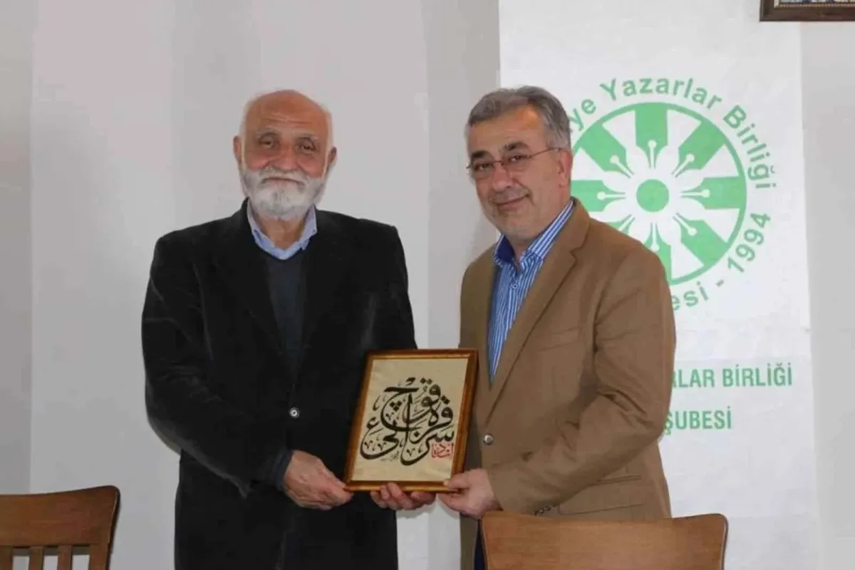 Osmangazide Sezai Karakoç unutulmadı