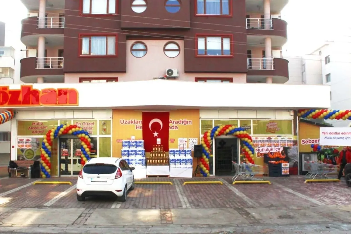 Özhan 51inci mağazasını Cumhuriyet Mahallesine açtı