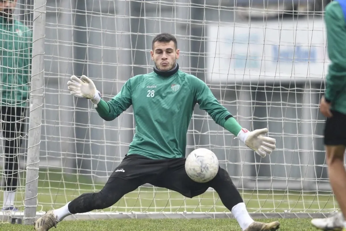 Bursaspor ligin ikinci yarısına yüksek tempoda hazırlanıyor