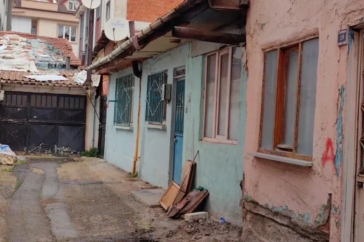 Böyle ev sahibi düşman başına