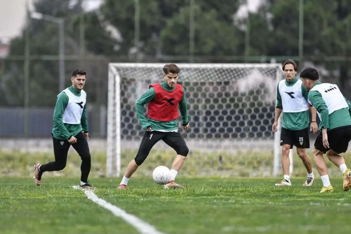 Bursaspor dar alanda çift kale maçlar yaptı